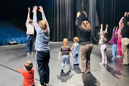 ATELIER DANSE BONHEUR PARENTS-ENFANTS, l'arche Villerupt, enfants et ados